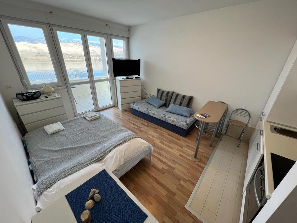 Sea View & Pool Studio Pag Town Zewnętrze zdjęcie